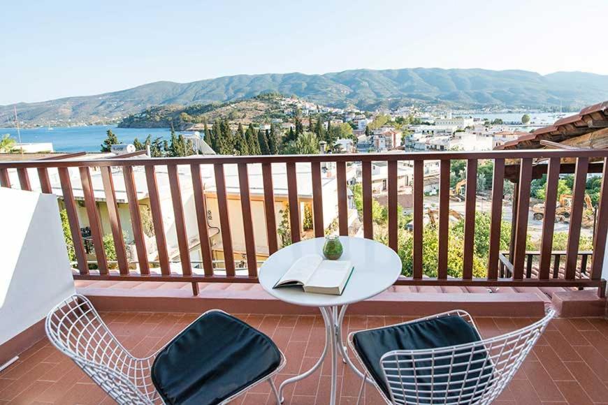 Poros Town Sophie'S Apartment 1&2 מראה חיצוני תמונה
